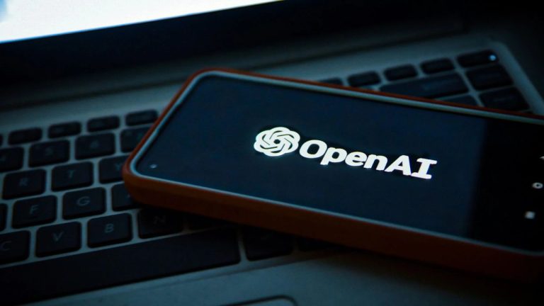 “ChatGPT Psychosis” — When Talking to AI Starts to Break Reality